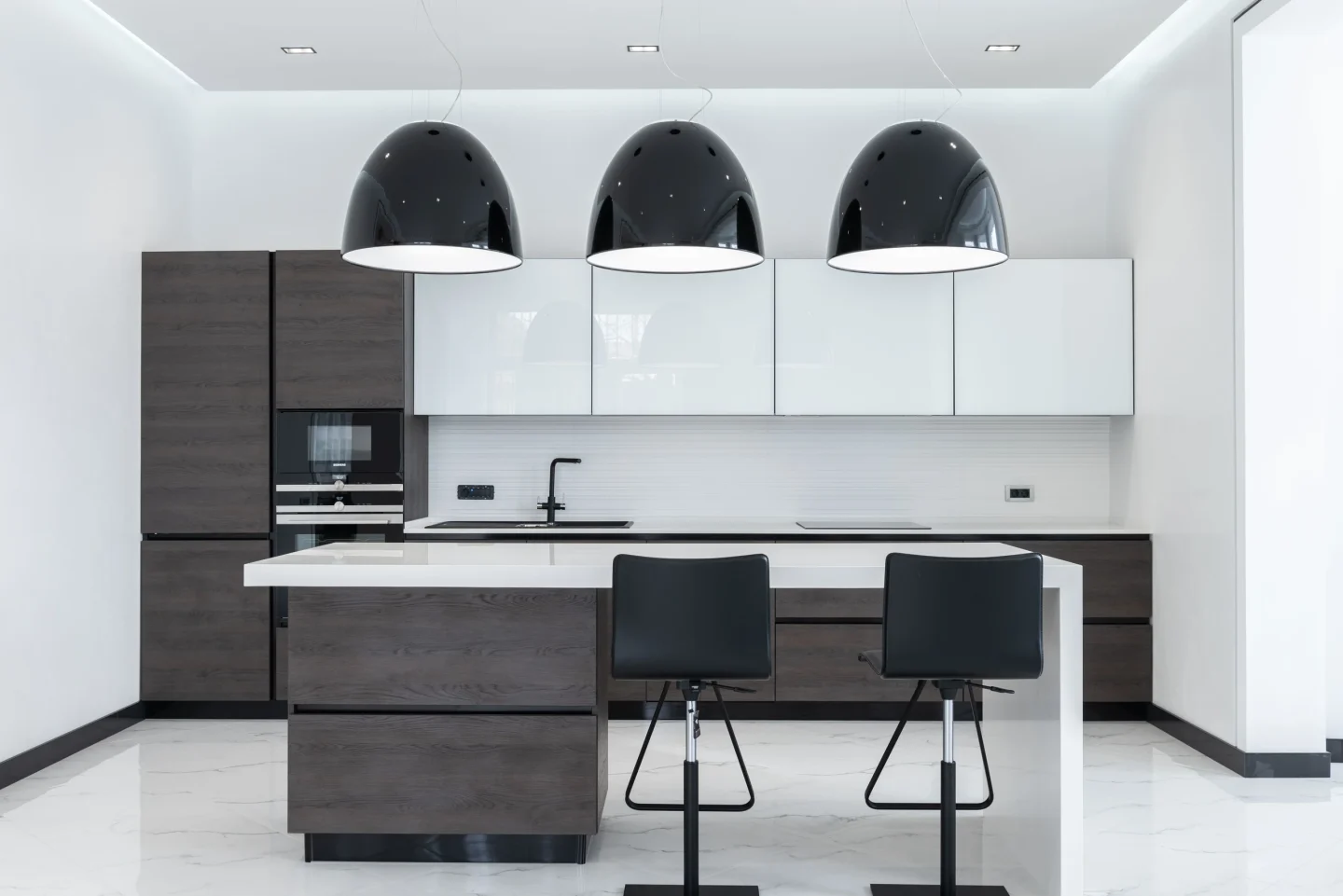 A well-equipped modern kitchen (illustrative)